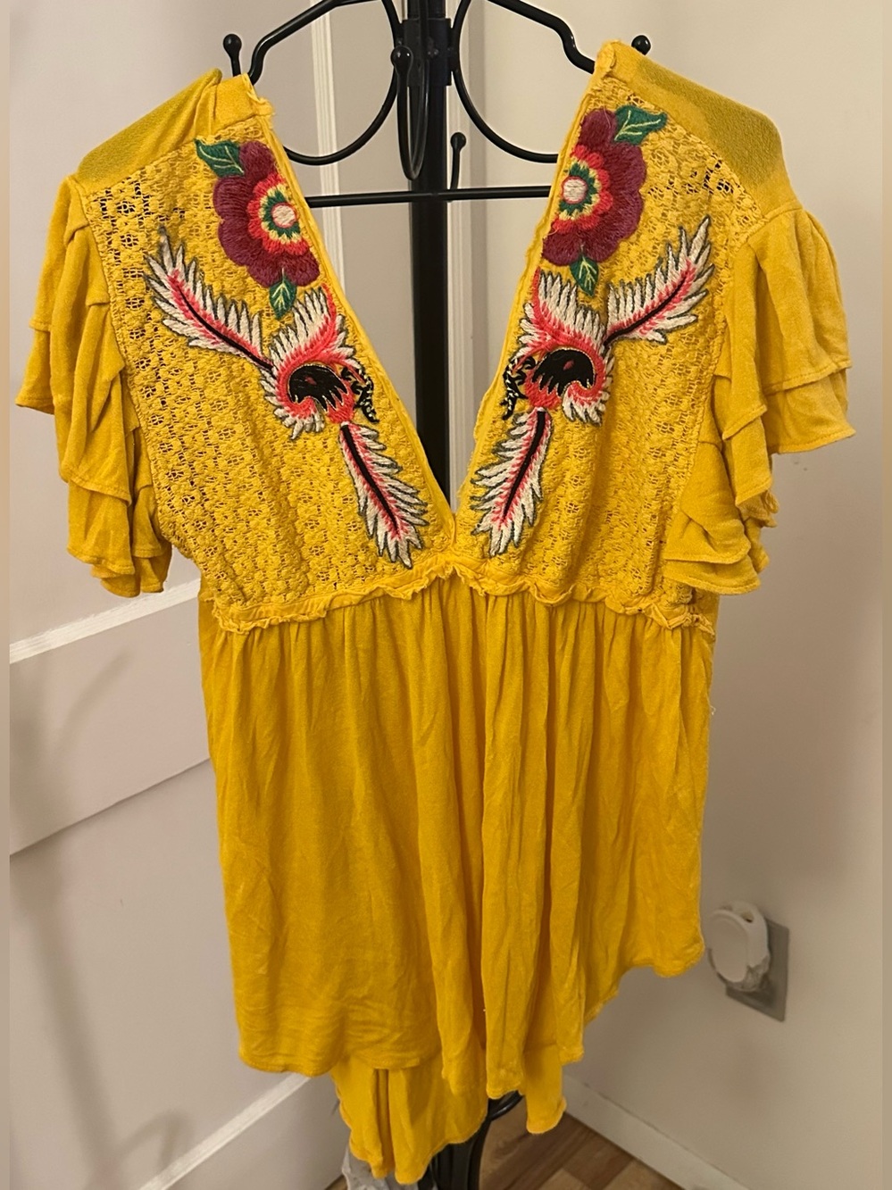 Free People Yellow Embroidered V-Neck Flutter Sleeve Top Size Medium